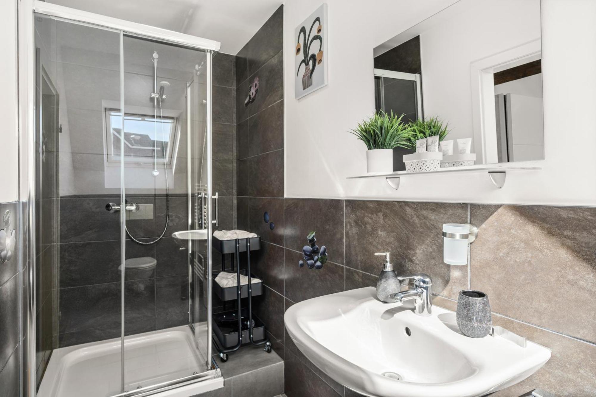 Mola Apartments-Charmante Ferienwohnung Im Herdecke Zentrum Fuer 3 Personen-Grosse Dachterrasse-Grill-Gratis Parken-Wlan Exteriér fotografie